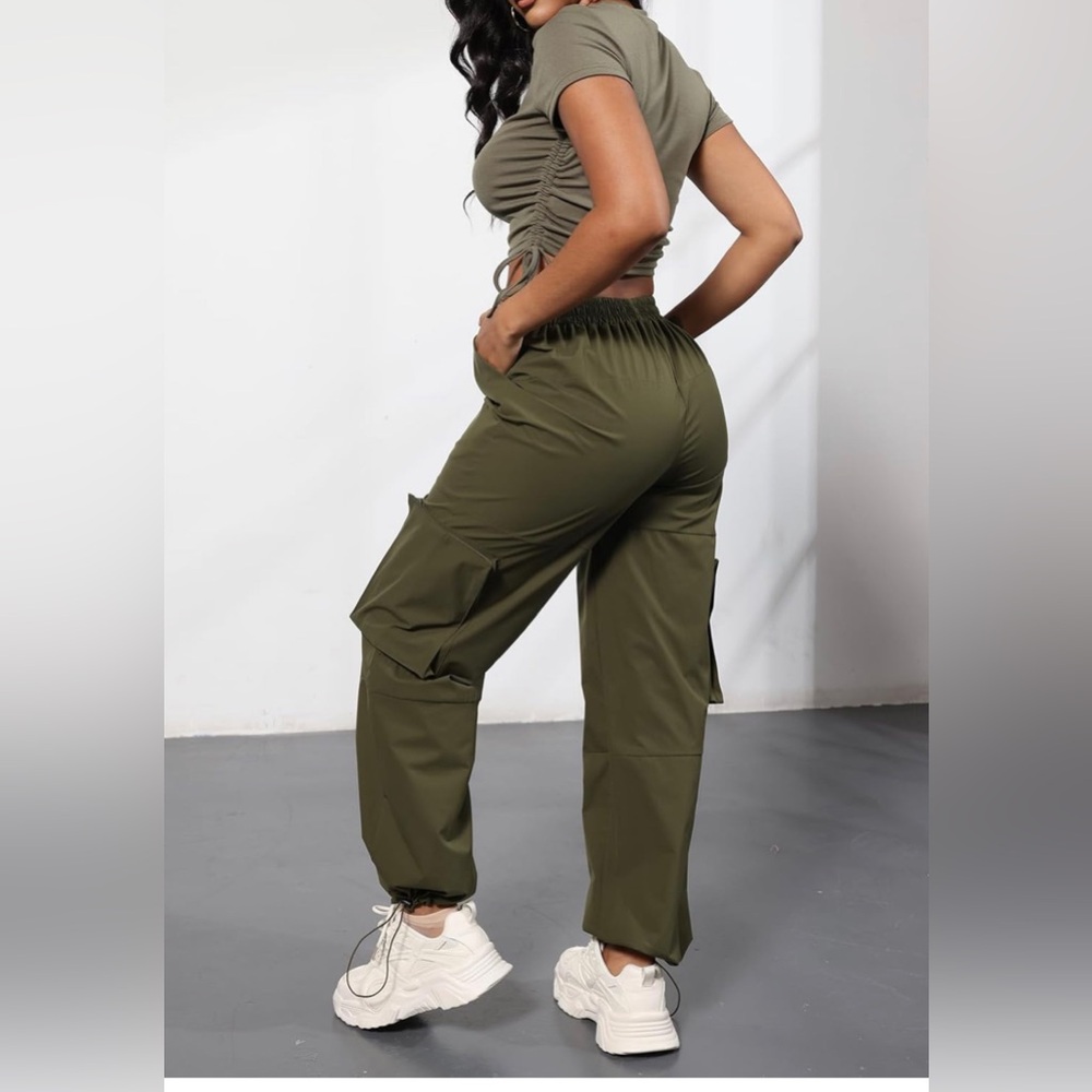 Women's 2 Piece Outfits Sets Casual Crop Top and Cargo Pants Sets with Pockets - Picture 3 of 6